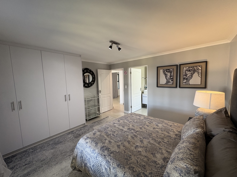 4 Bedroom Property for Sale in Grotto Bay Western Cape